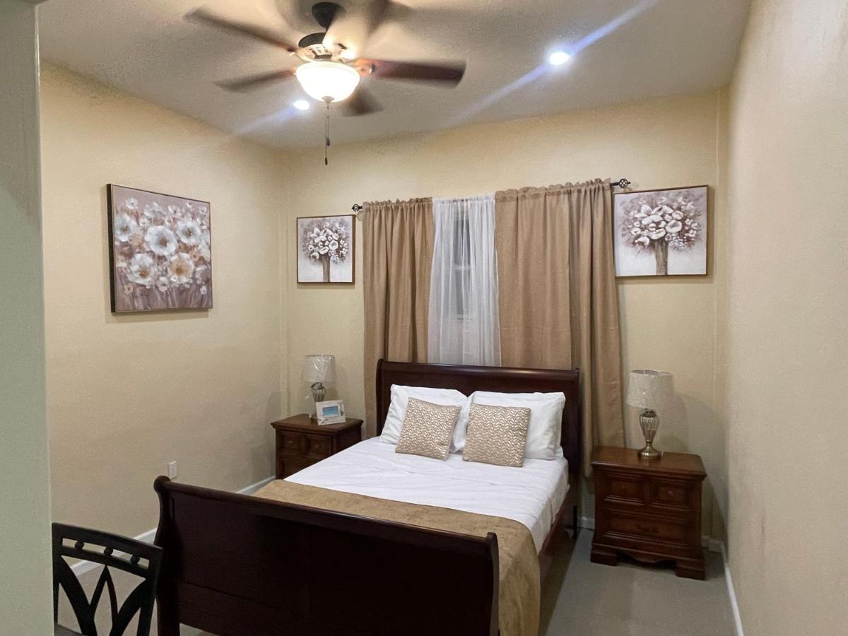 Hotel The Colosseum Basseterre Exterior foto